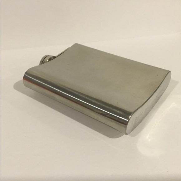 Wink 7 oz Stainless Steel Hip Flask - Picture 3 of 5